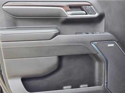 Used 2024 GMC Sierra 1500 SLT w/ SLT Premium Plus Package image 11