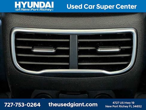 Certified 2023 Hyundai Santa Fe Limited AWD/4WD image 18