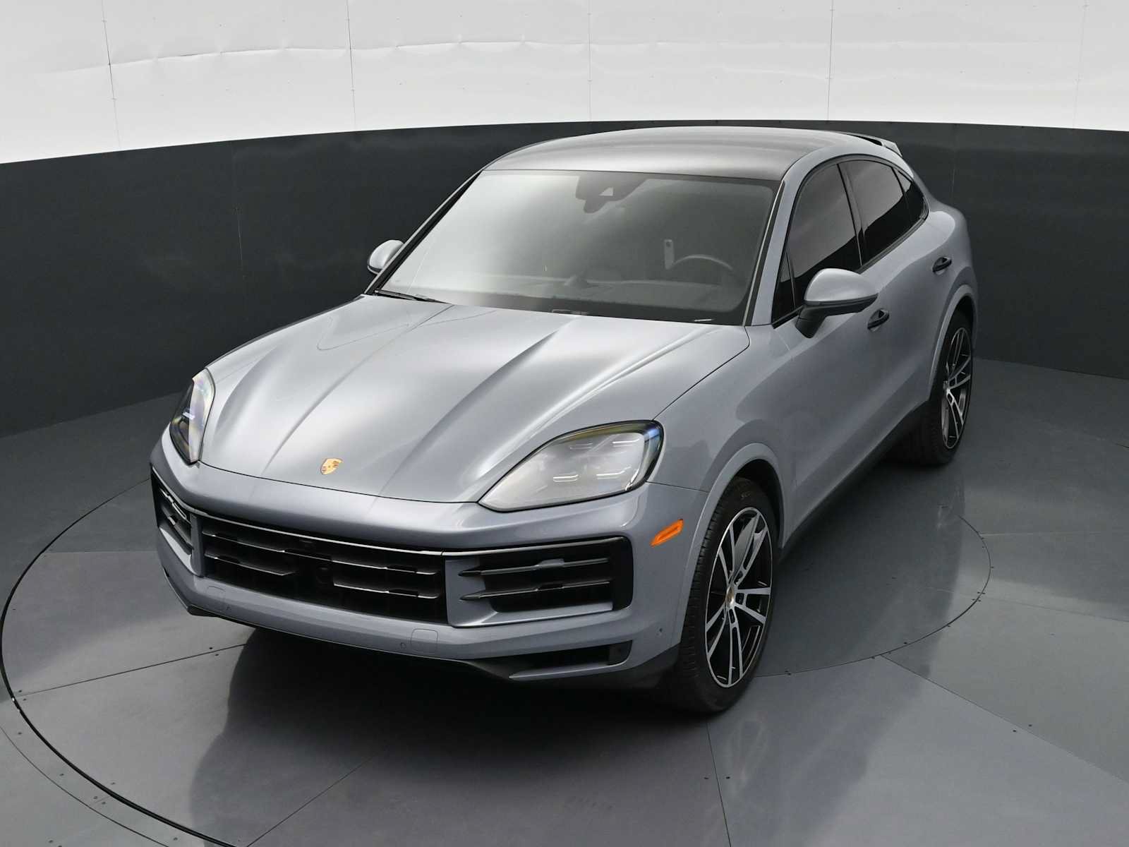 Certified 2024 Porsche Cayenne Coupe AWD/4WD image 30