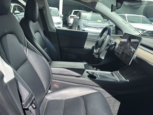 Used 2021 Tesla Model Y Long Range image 12