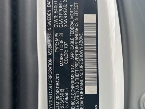 Certified 2025 Volvo XC60 B5 Plus image 26