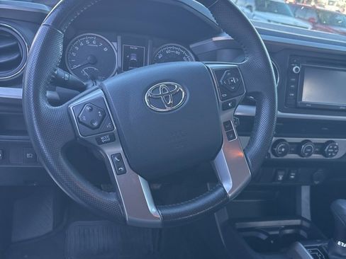 Used 2019 Toyota Tacoma SR5 image 10