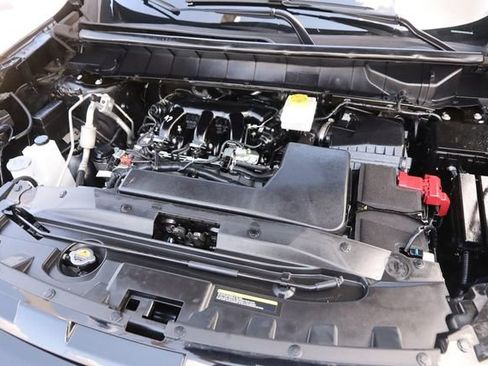 Certified 2025 Nissan Pathfinder SL w/ SL Premium Package AWD/4WD image 30