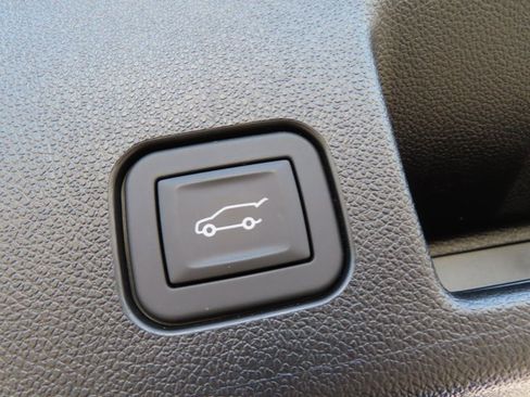 Used 2025 Chevrolet Equinox EV LT w/ Convenience Package II image 35