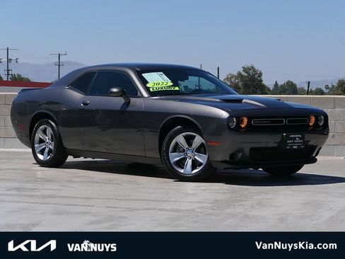 Used 2022 Dodge Challenger SXT RWD image 1