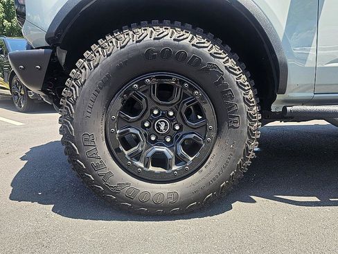 Used 2023 Ford Bronco Wildtrak AWD/4WD image 10