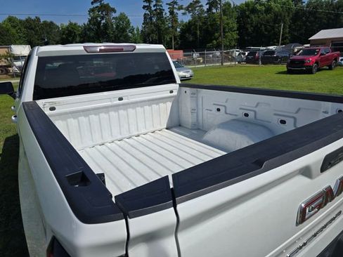 Used 2022 GMC Sierra 1500 Elevation RWD image 28