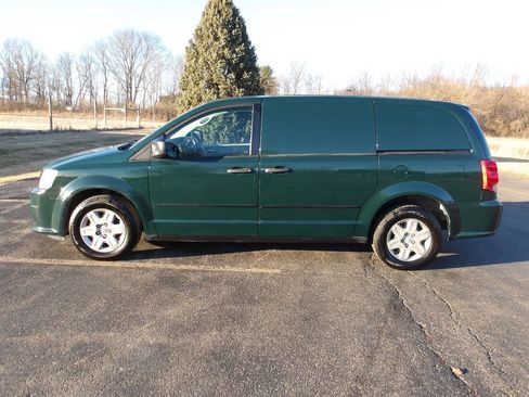 Used 2013 RAM C/V Tradesman image 9