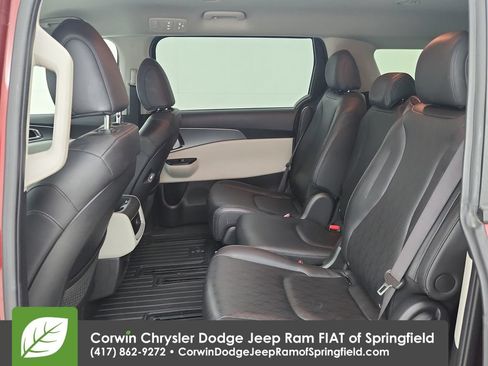 Used 2023 Kia Carnival LX FWD image 28