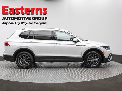 Used 2023 Volkswagen Tiguan SE image 4