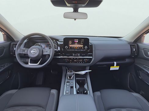 Certified 2025 Nissan Pathfinder SV FWD image 18