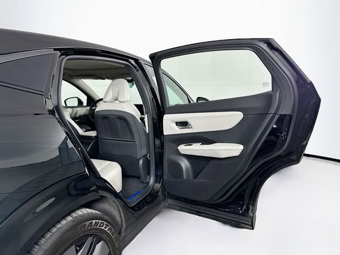 Used 2024 Nissan Ariya AWD image 32