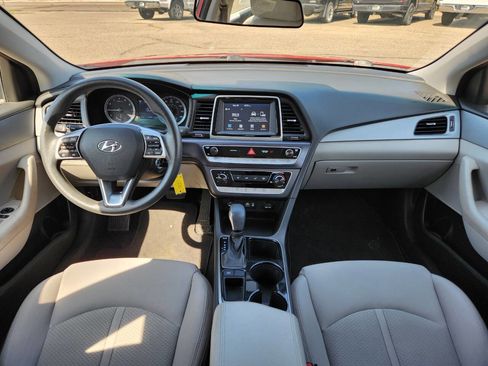 Used 2019 Hyundai Sonata SE FWD image 3