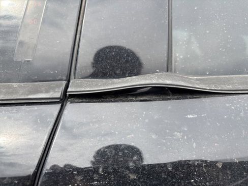 Used 2016 Ford Explorer XLT w/ Equipment Group 202A image 14