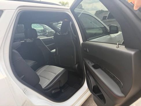 Used 2024 Dodge Durango R/T AWD/4WD image 9