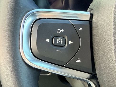 Certified 2023 Volvo XC40 Recharge Ultimate image 16