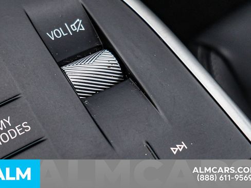 Used 2025 BMW X2 xDrive28i image 40