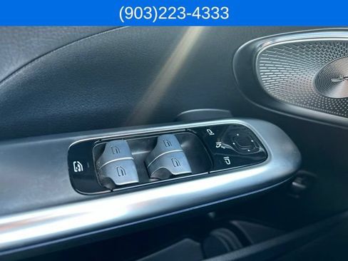 Used 2025 Mercedes-Benz C 300 Sedan image 15