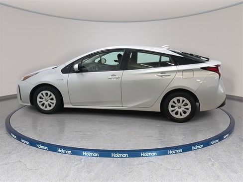 Used 2020 Toyota Prius LE image 9