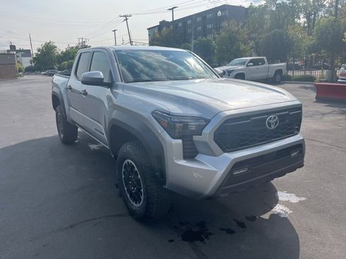 New 2025 Toyota Tacoma TRD Off-Road image 2