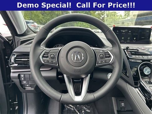Used 2025 Acura RDX SH-AWD image 16