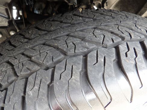 Used 2022 RAM 1500 Classic SLT image 47