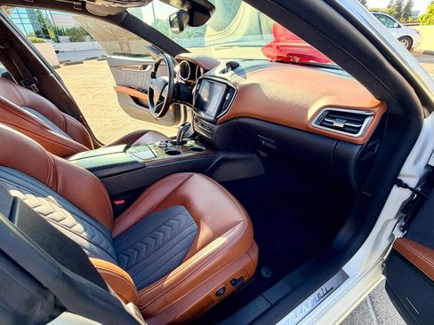 Used 2019 Maserati Ghibli GranLusso RWD image 33