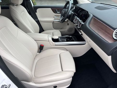 Used 2023 Mercedes-Benz GLA 250 4MATIC image 17