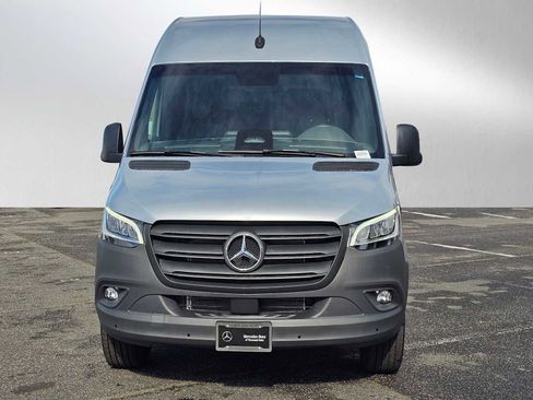 Used 2025 Mercedes-Benz Sprinter 2500 image 8