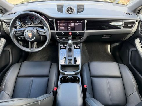 Used 2026 Porsche Macan image 14