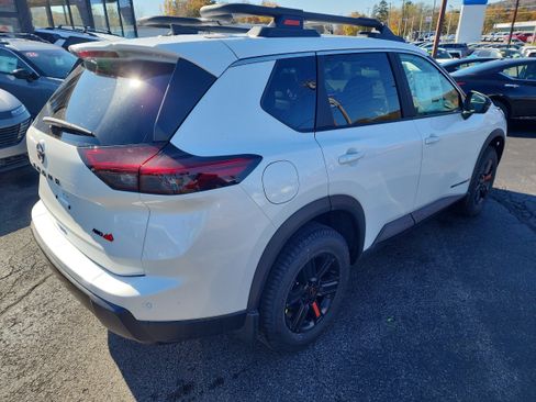 New 2026 Nissan Rogue SV image 8