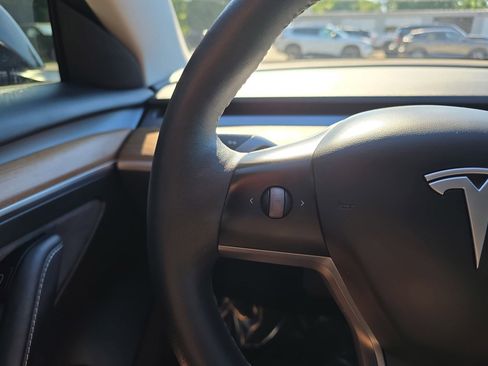 Used 2023 Tesla Model 3 Standard Range RWD image 19