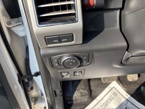 Used 2019 Ford F150 Platinum w/ Equipment Group 701A Luxury image 19