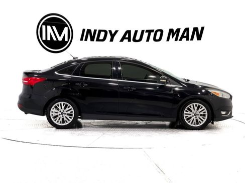 Used 2017 Ford Focus Titanium image 3