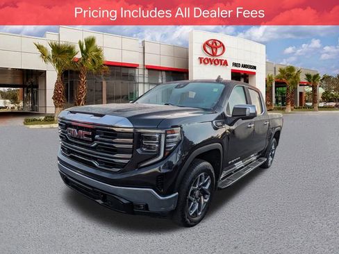 Used 2023 GMC Sierra 1500 SLT w/ SLT Premium Package AWD/4WD image 8