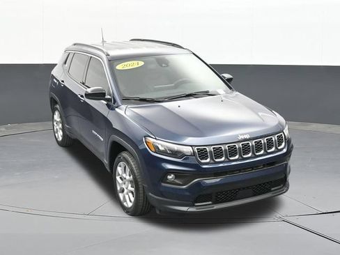 Used 2024 Jeep Compass Latitude AWD/4WD image 62
