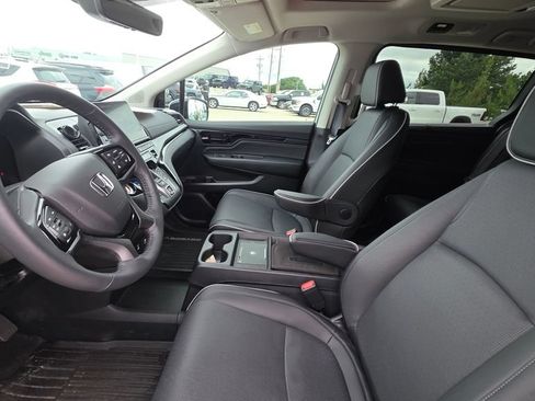 Used 2025 Honda Odyssey Elite image 11