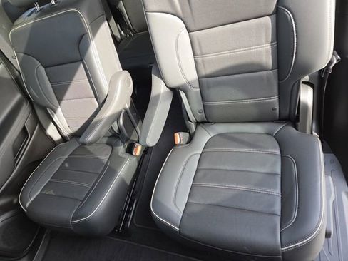 Used 2023 GMC Acadia Denali image 28