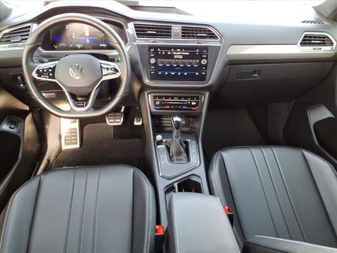 Used 2024 Volkswagen Tiguan SE R-Line image 14