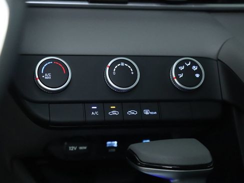 Used 2024 Hyundai Elantra SE FWD image 26