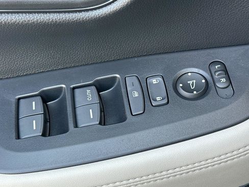 New 2026 Honda HR-V LX image 11