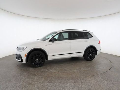 Used 2021 Volkswagen Tiguan SE R-Line image 4