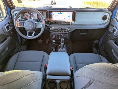 Used 2024 Jeep Wrangler Sahara image 14