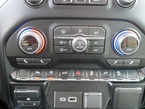 Used 2020 Chevrolet Silverado 1500 LT Trail Boss image 23