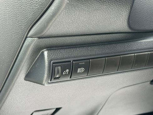 Used 2023 Toyota Corolla LE FWD image 11