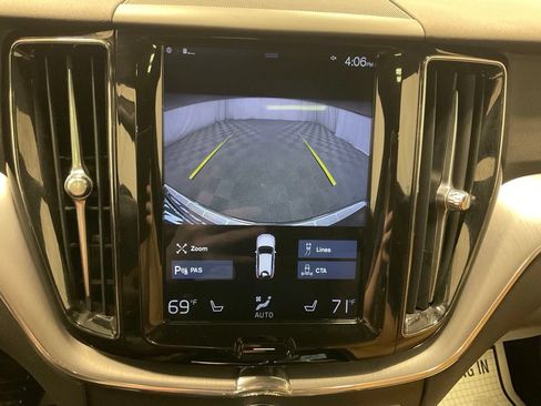 Used 2020 Volvo XC60 T5 Momentum w/ Protection Package Premier AWD/4WD image 21