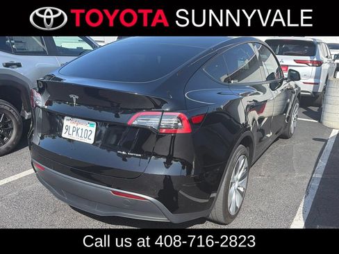Used 2024 Tesla Model Y Long Range AWD/4WD image 4