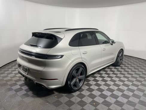 Used 2025 Porsche Cayenne GTS AWD/4WD image 7