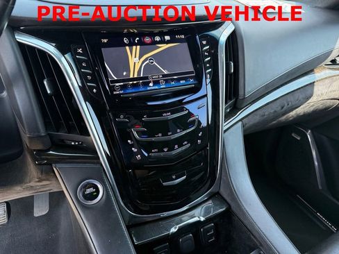 Used 2016 Cadillac Escalade ESV Platinum AWD/4WD image 21