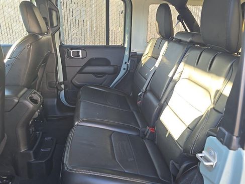 Used 2023 Jeep Wrangler Unlimited Sahara AWD/4WD image 10